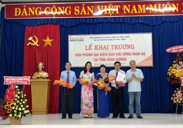 Bình Dương: Ra mắt Văn phòng Đại diện Tạp chí Truyền thống và Phát triển khu vực Đông Nam bộ