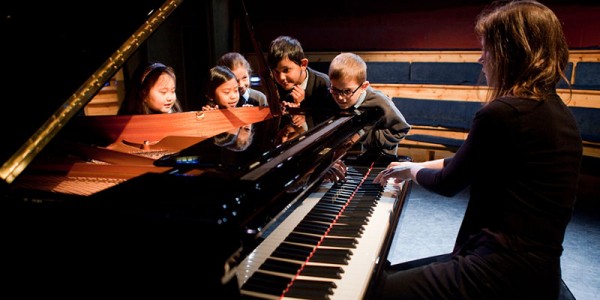 Đào tạo khán giả: Hướng đến mục tiêu phát triển con người toàn diện Thách thức lớn của các nghệ sĩ đương đại