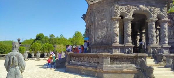 Huế có còn mộng mơ?