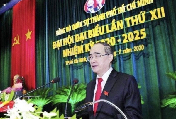  Đồng chí Nguyễn Thiện Nhân, UVBCT, Bí thư Thành ủy TP. Hồ Chí Minh phát biểu tại Đại hội