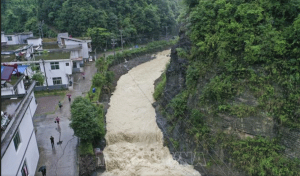 Trung Quốc nâng mức phản ứng khẩn cấp do lũ lụt