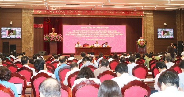 Gương mẫu, tự giác, trách nhiệm trong học tập và làm theo Bác