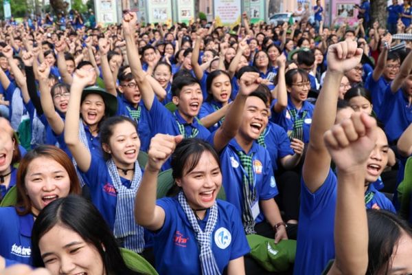 Từ phong trào “Ba trách nhiệm” đến việc xây dựng đạo đức công vụ và thực thi văn hóa công vụ của cán bộ, công chức, viên chức trẻ trên môi trường số hiện nay
