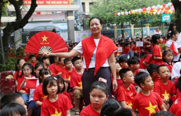 CÔ GIÁO TRẦN THỊ THẮM: NGƯỜI ĐẢNG VIÊN GƯƠNG MẪU – NHÀ GIÁO...