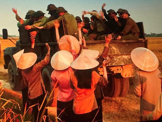 Cảnh trong phim "Bình minh đỏ" công chiếu tại Lễ Khai mạc Tuần phim “Kỷ niệm 80 năm Đề cương về văn hóa Việt Nam (1943-2023)”